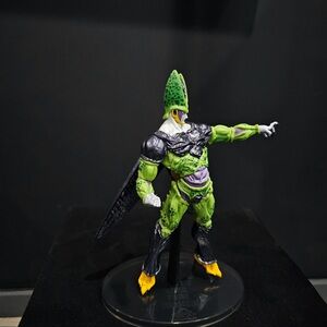 Green Cell-Style Reptile Action Figure - Collectible Display